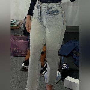 Universal Thread Light Wash Straight Leg Jeans